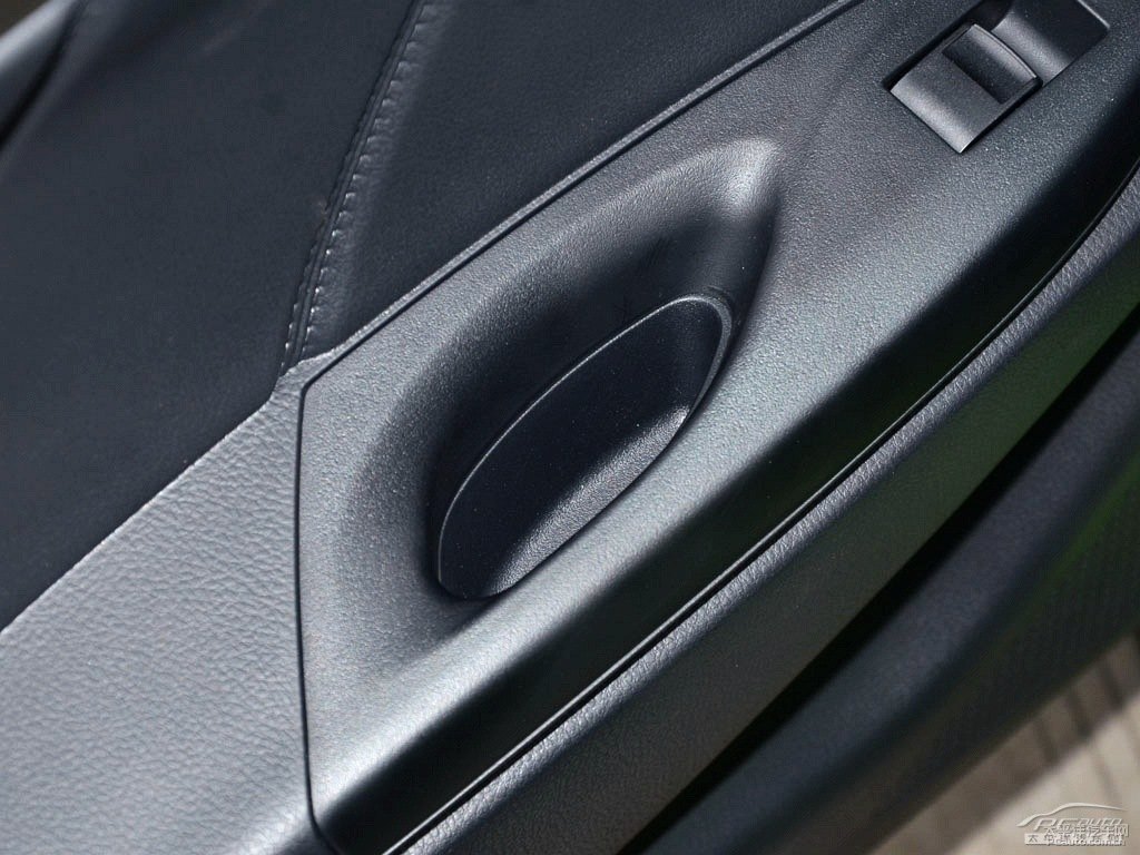 炫彩綠YARiS L 致炫儲物空間空間圖片