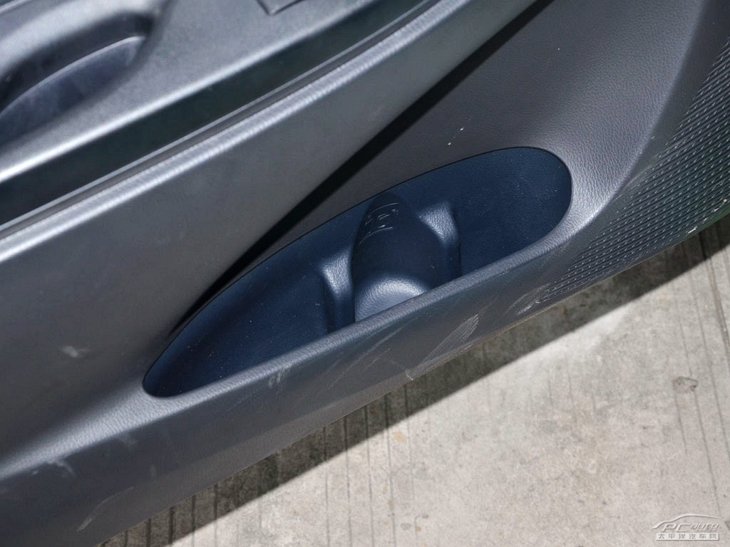 YARiS L 致炫空間高清大圖