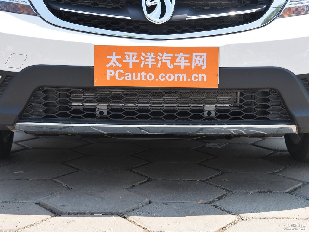 糖果白寶駿730車頭外觀圖片