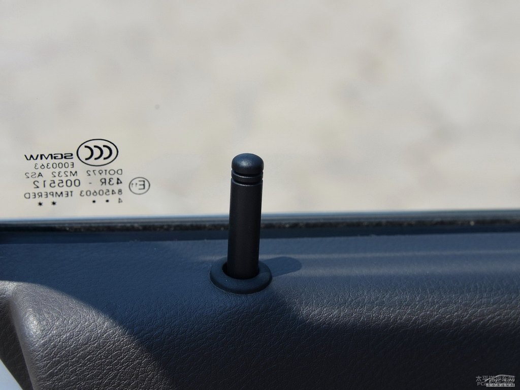 糖果白寶駿730車廂內(nèi)飾圖片