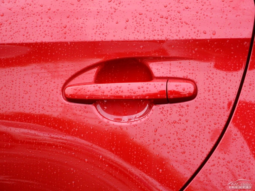 珊瑚紅YARiS L 致炫車身外觀圖片