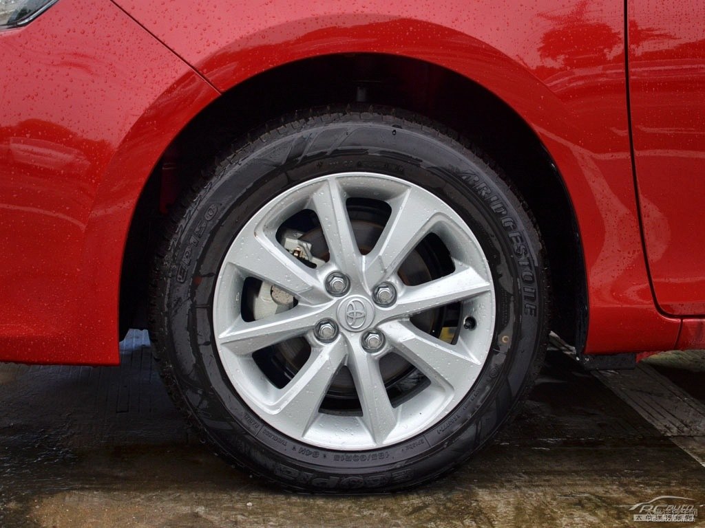 珊瑚紅YARiS L 致炫車身外觀圖片