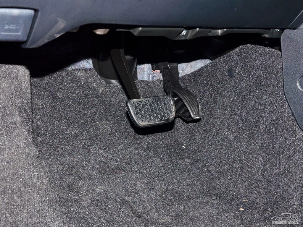 珊瑚紅YARiS L 致炫中控內(nèi)飾圖片