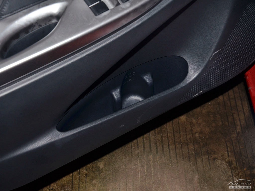 YARiS L 致炫空間高清大圖