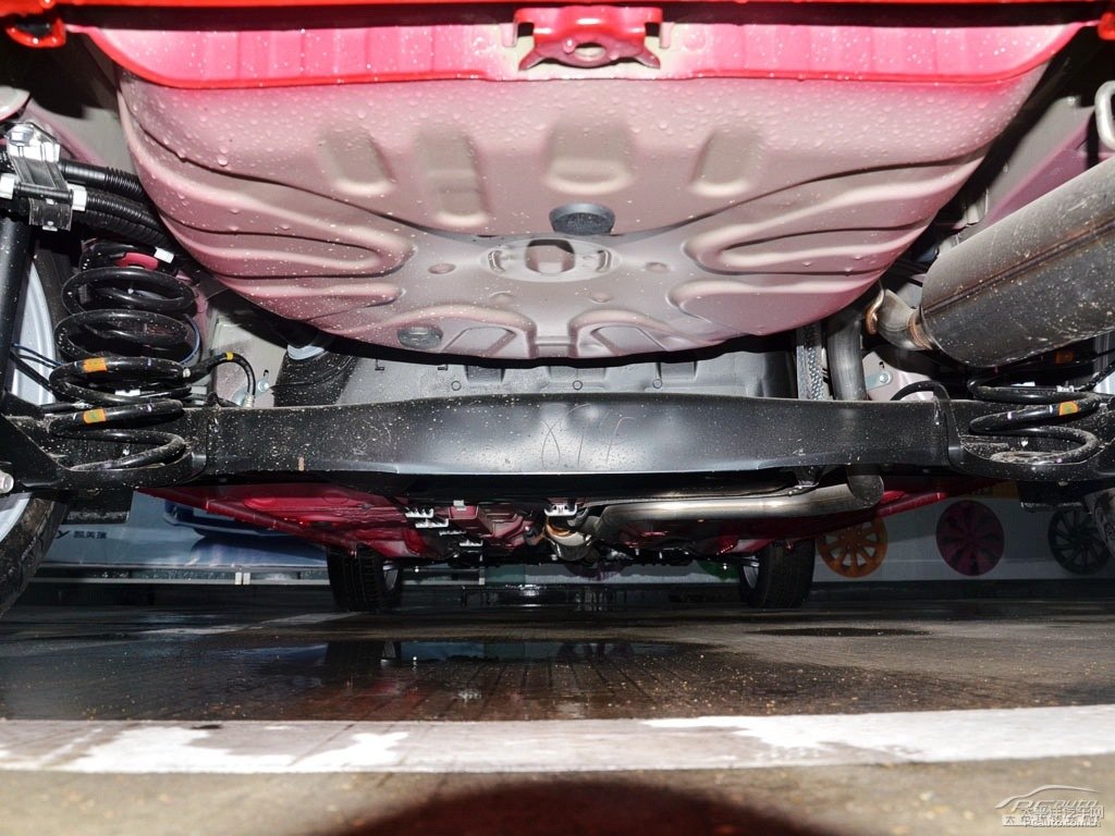 珊瑚紅YARiS L 致炫底盤(pán)其它細(xì)節(jié)圖片