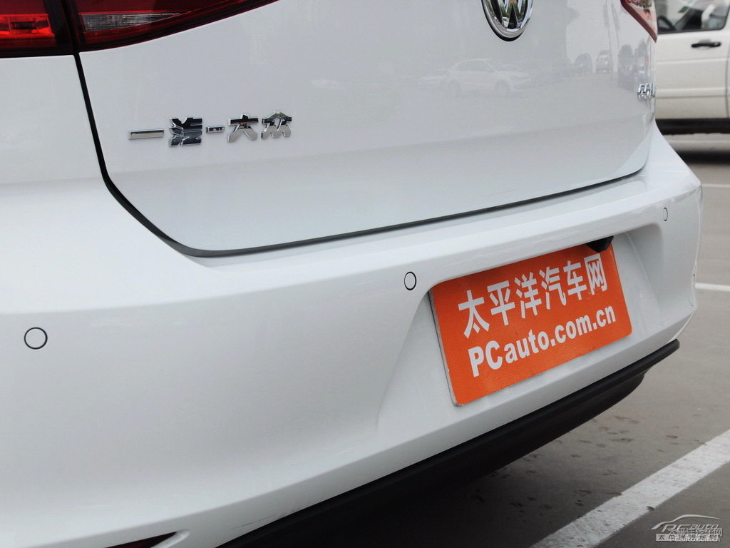 極地白高爾夫車尾外觀圖片
