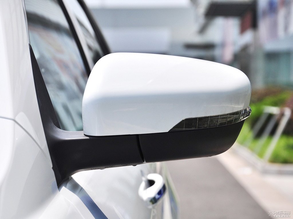 冰晶白新帝豪車身外觀圖片