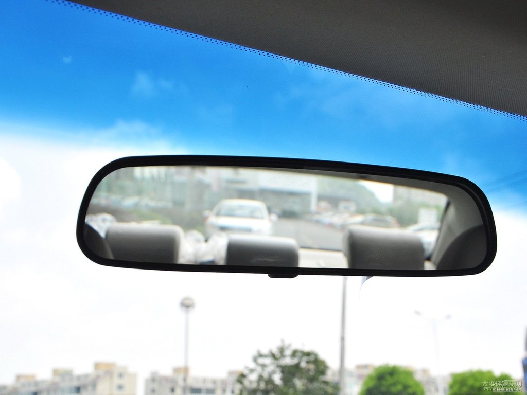 冰晶白新帝豪車(chē)廂內(nèi)飾圖片