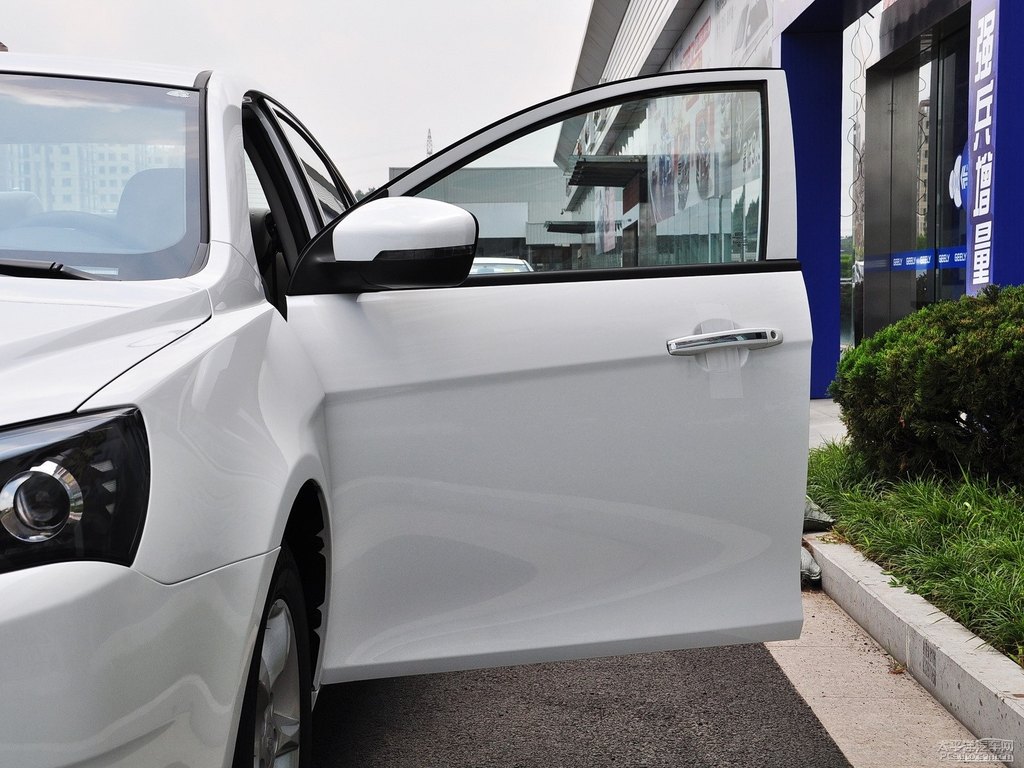 冰晶白新帝豪車廂內(nèi)飾圖片