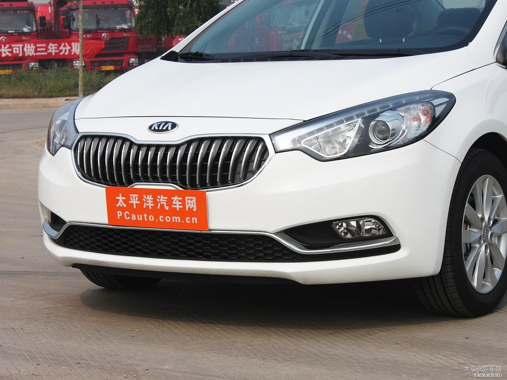 透明白起亞K3車頭外觀圖片