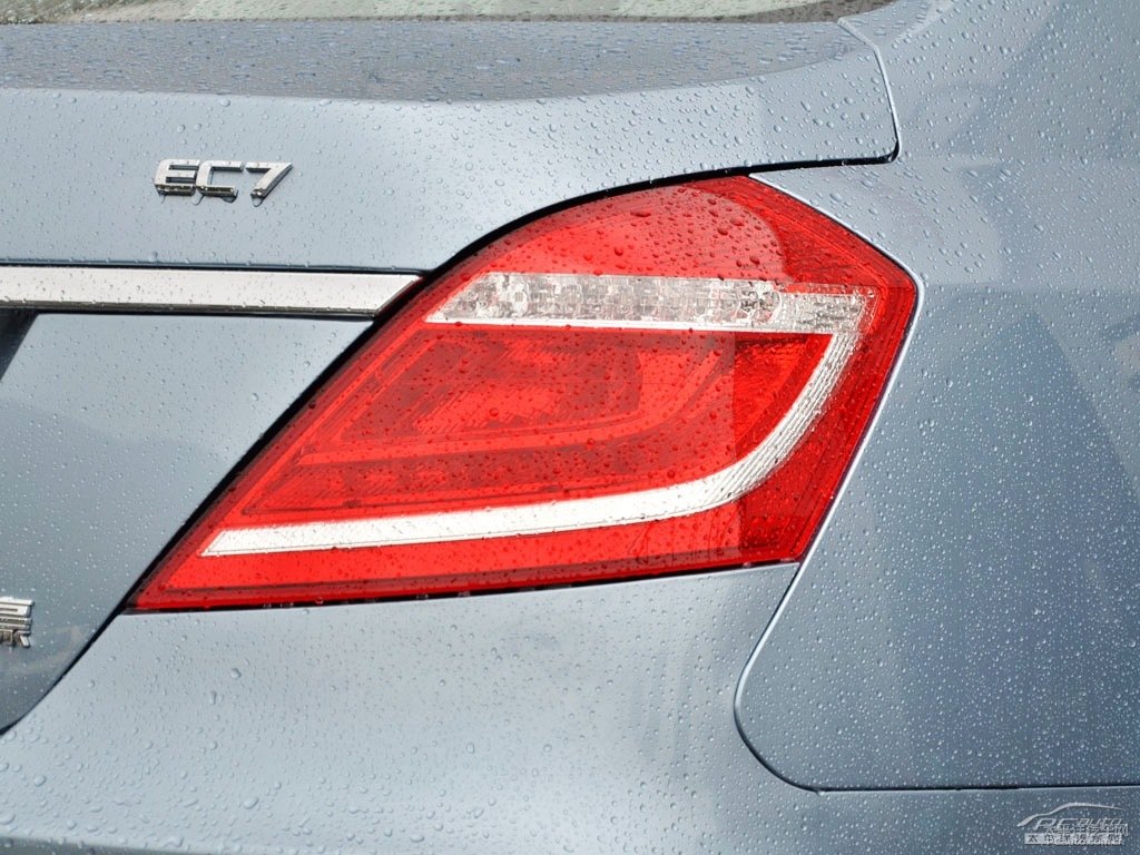 海洋藍(lán)新帝豪車尾外觀圖片