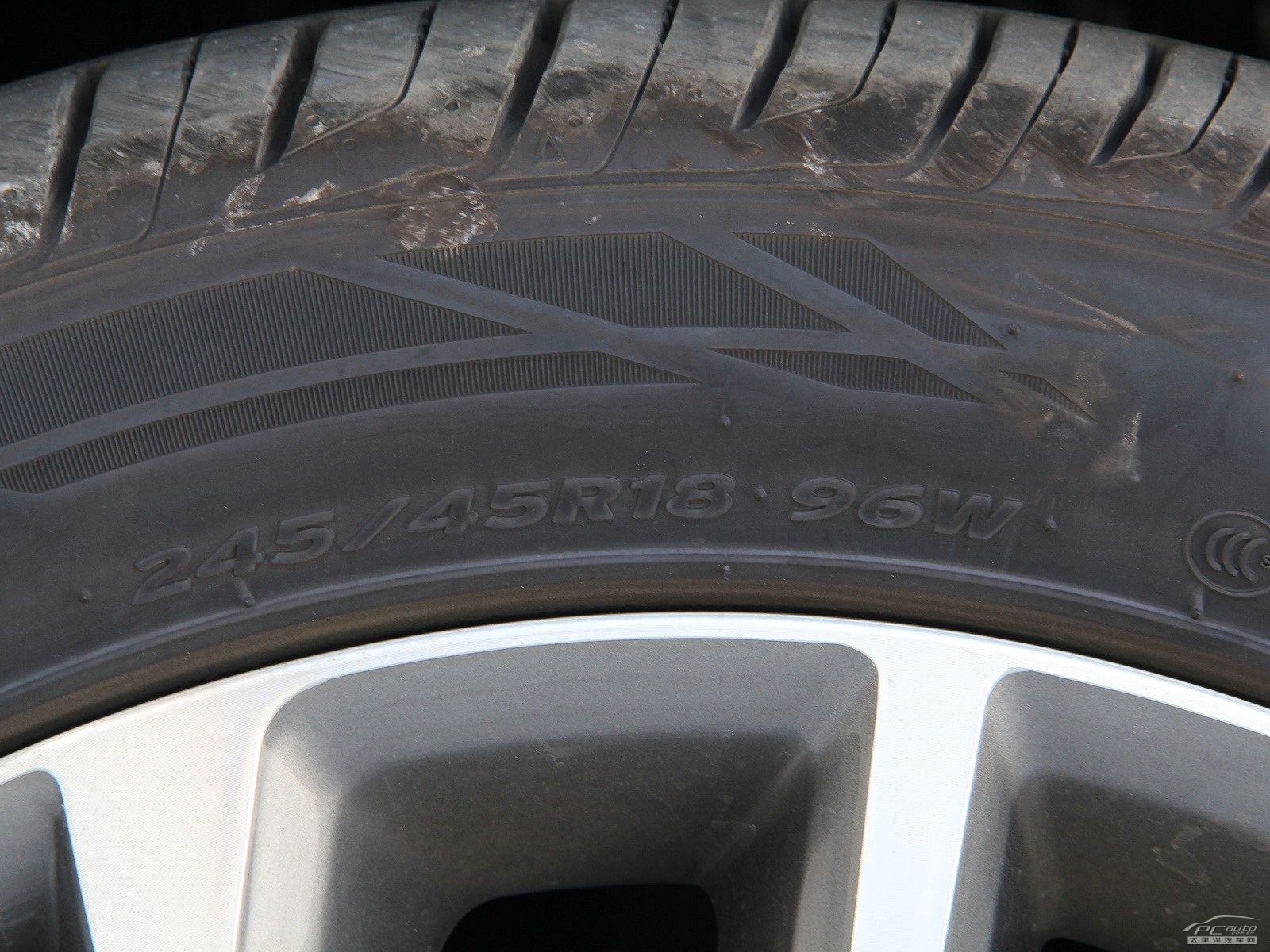 捷尼賽思G80細節(jié)高清大圖