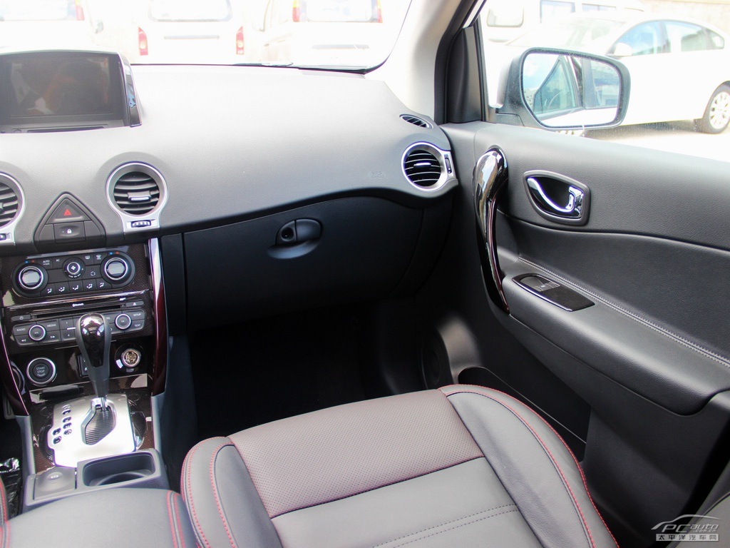 科雷傲(進口)內(nèi)飾高清大圖