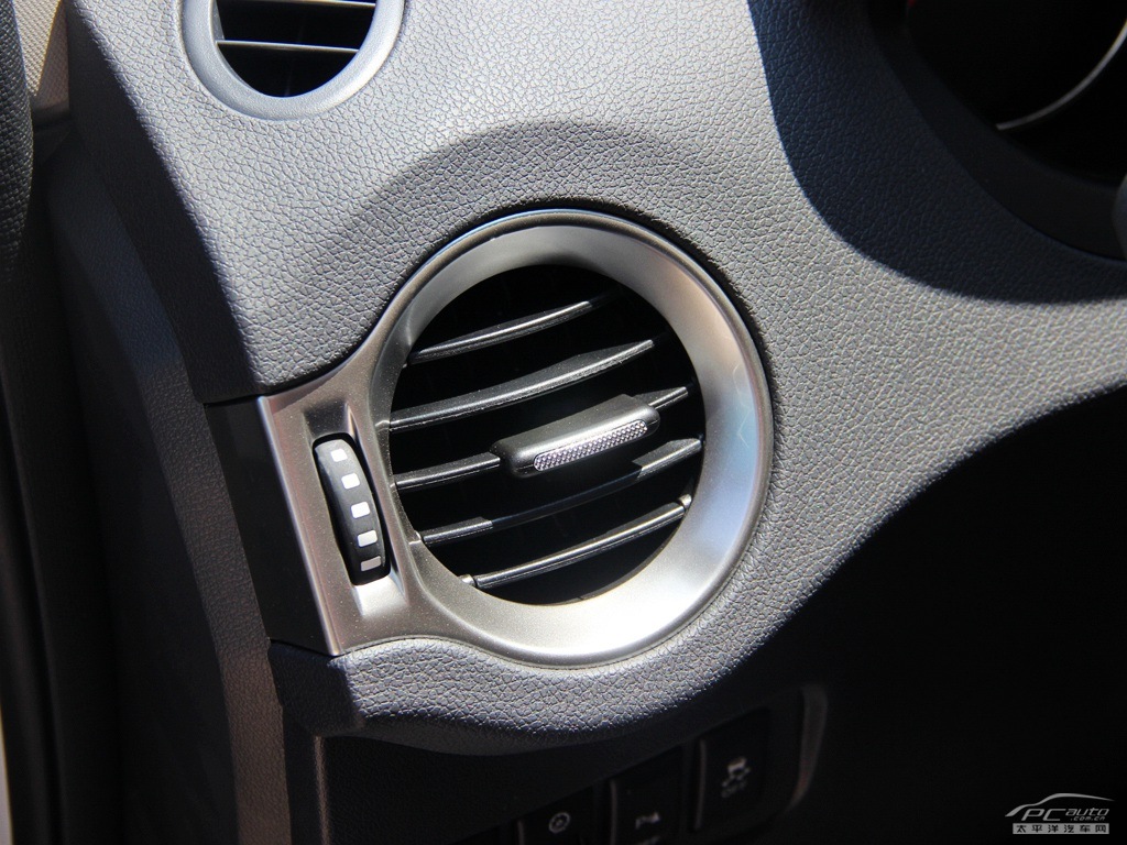 科雷傲(進(jìn)口)內(nèi)飾高清大圖