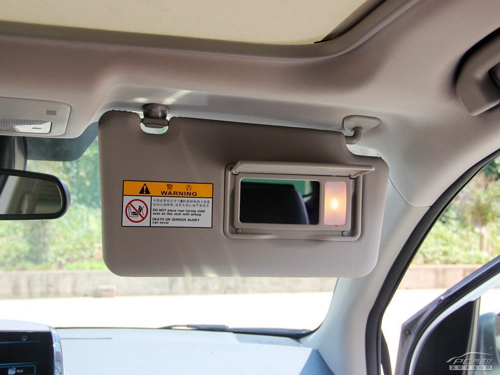 科雷傲(進口)內(nèi)飾高清大圖