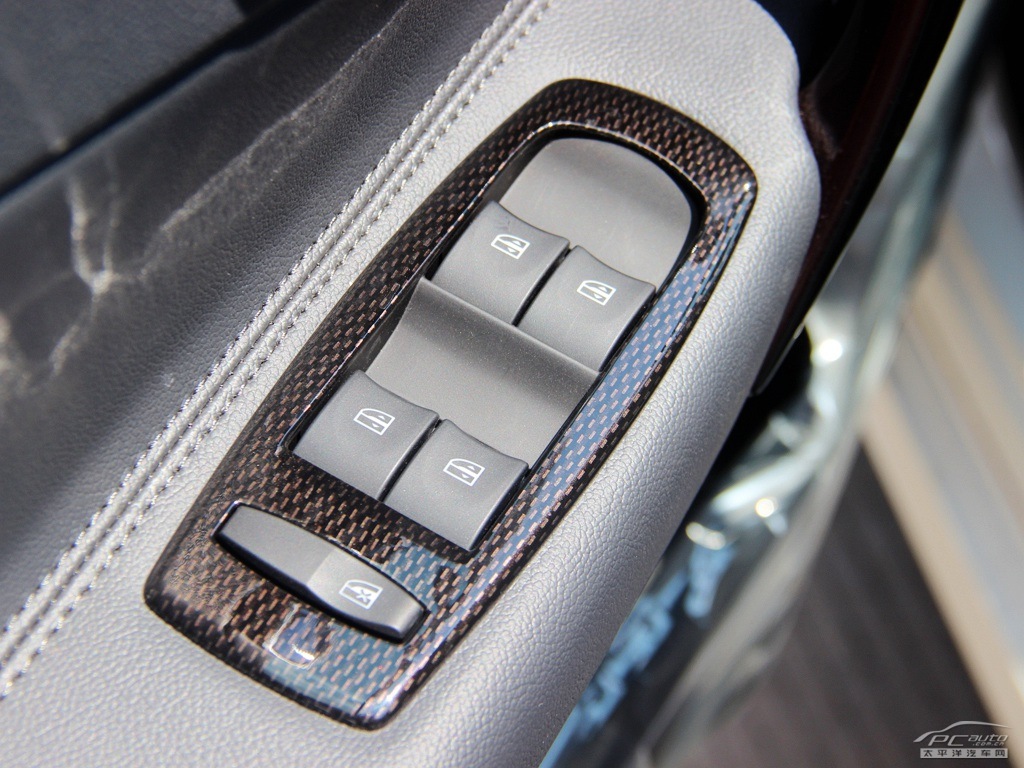 科雷傲(進(jìn)口)內(nèi)飾高清大圖