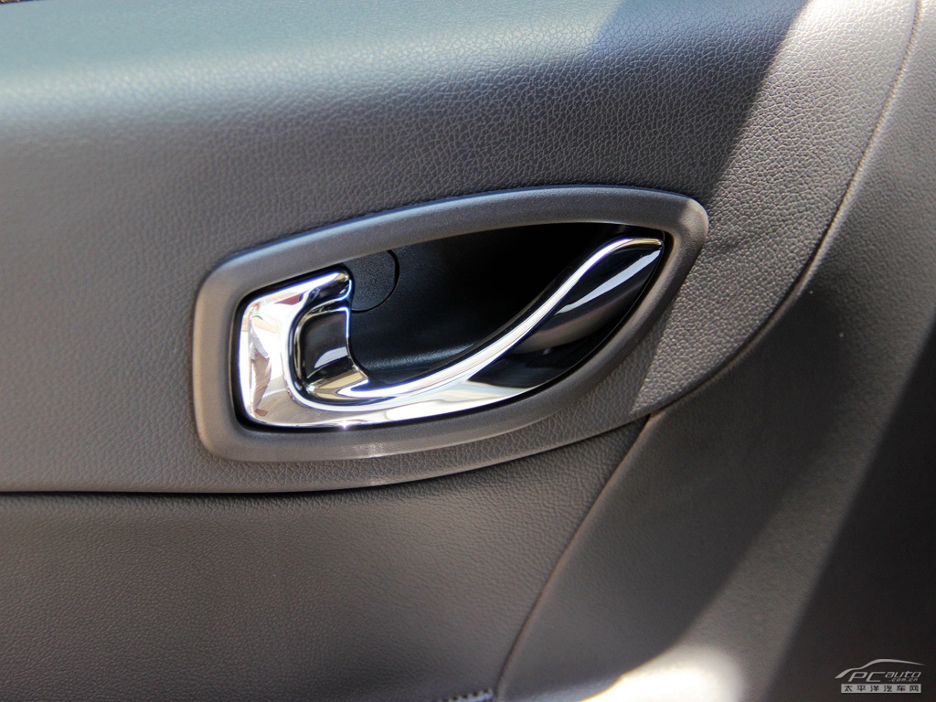 科雷傲(進口)內(nèi)飾高清大圖