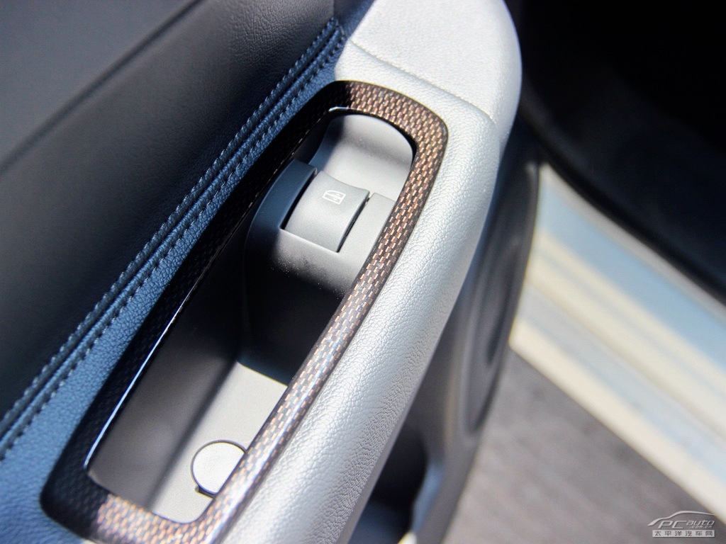 科雷傲(進(jìn)口)內(nèi)飾高清大圖