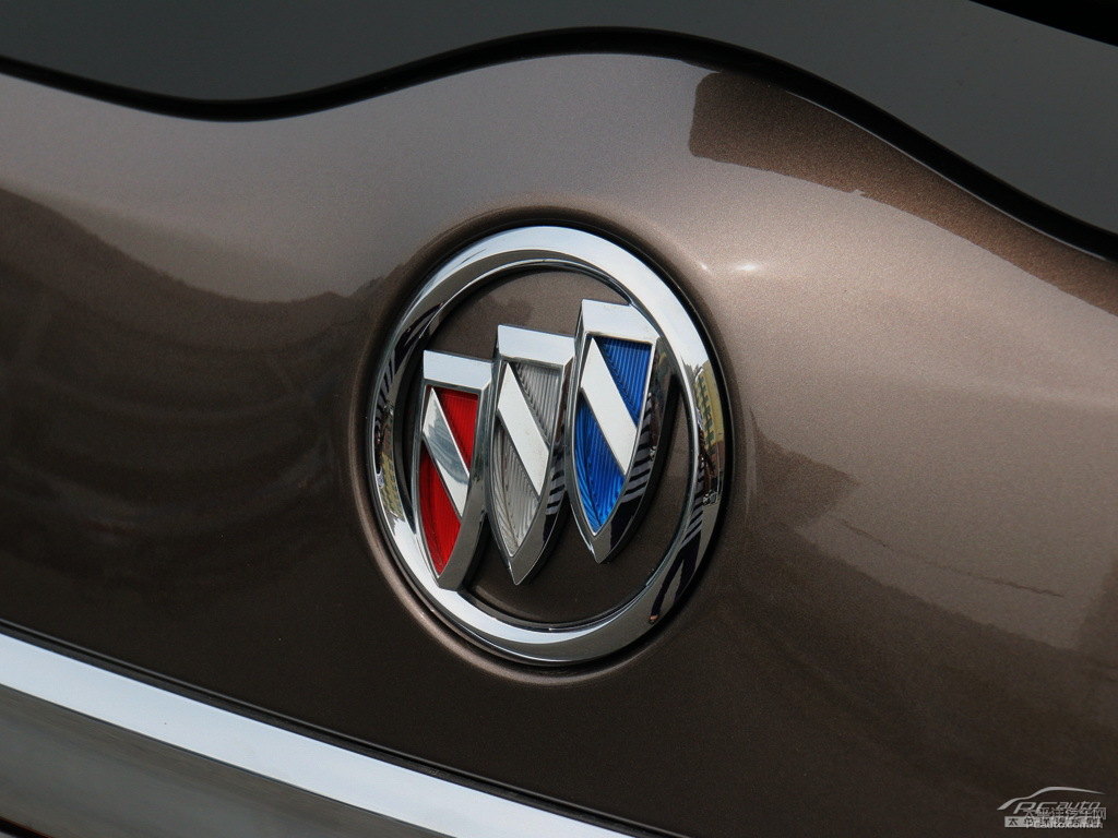 琥珀金別克GL8車(chē)尾外觀圖片