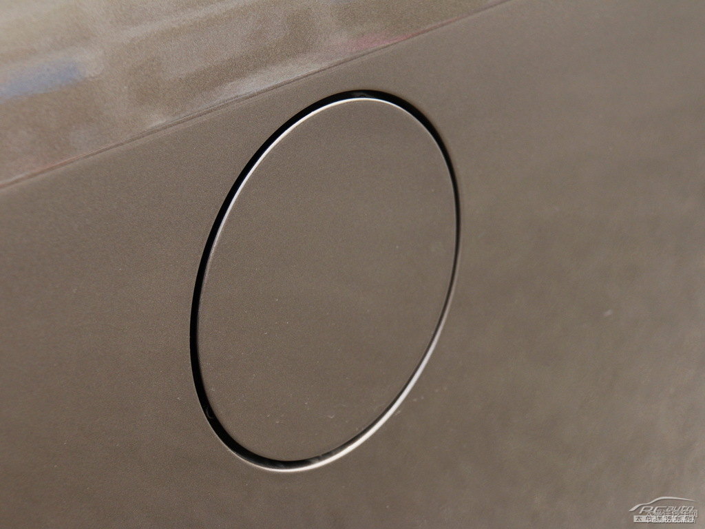琥珀金別克GL8車身外觀圖片