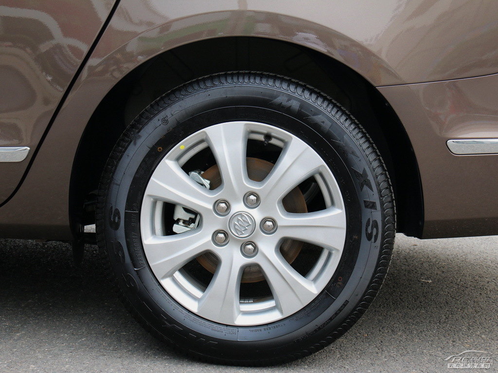 琥珀金別克GL8車身外觀圖片