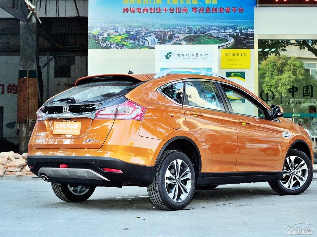 {ǽ݃(yu)6 SUV܇^^DƬ