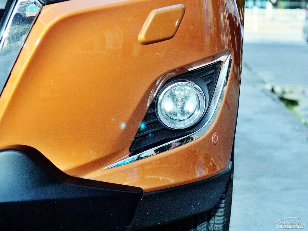 {ǽ݃(yu)6 SUV܇^^DƬ