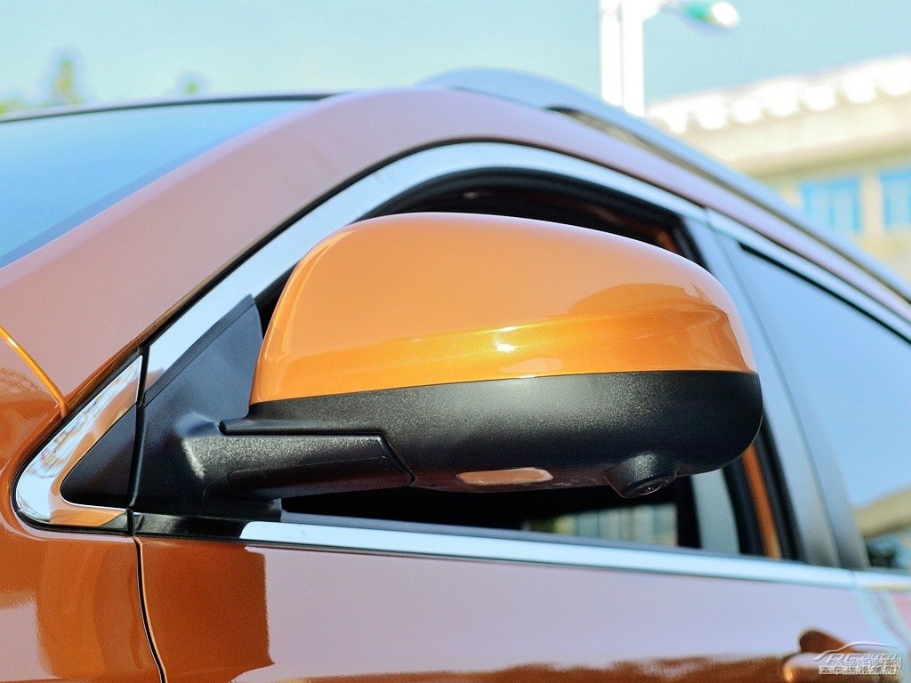 {ǽ݃(yu)6 SUV܇^DƬ