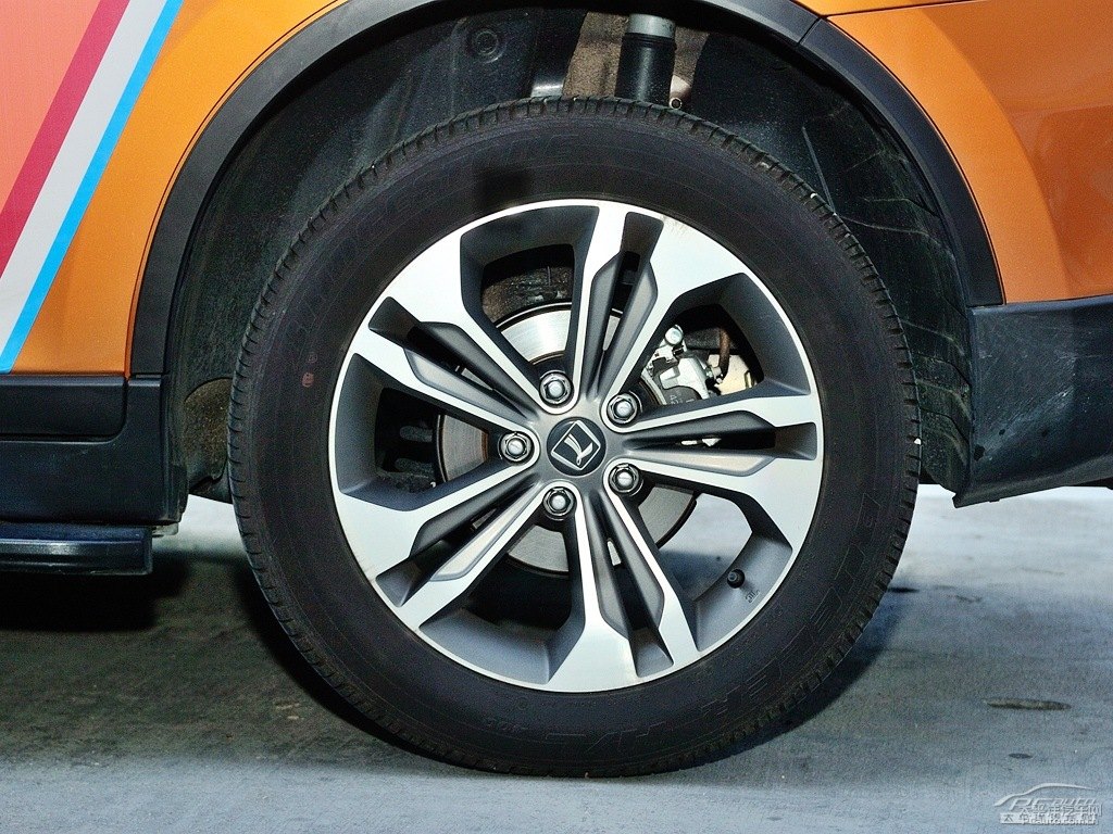 {ǽ݃(yu)6 SUV܇^DƬ