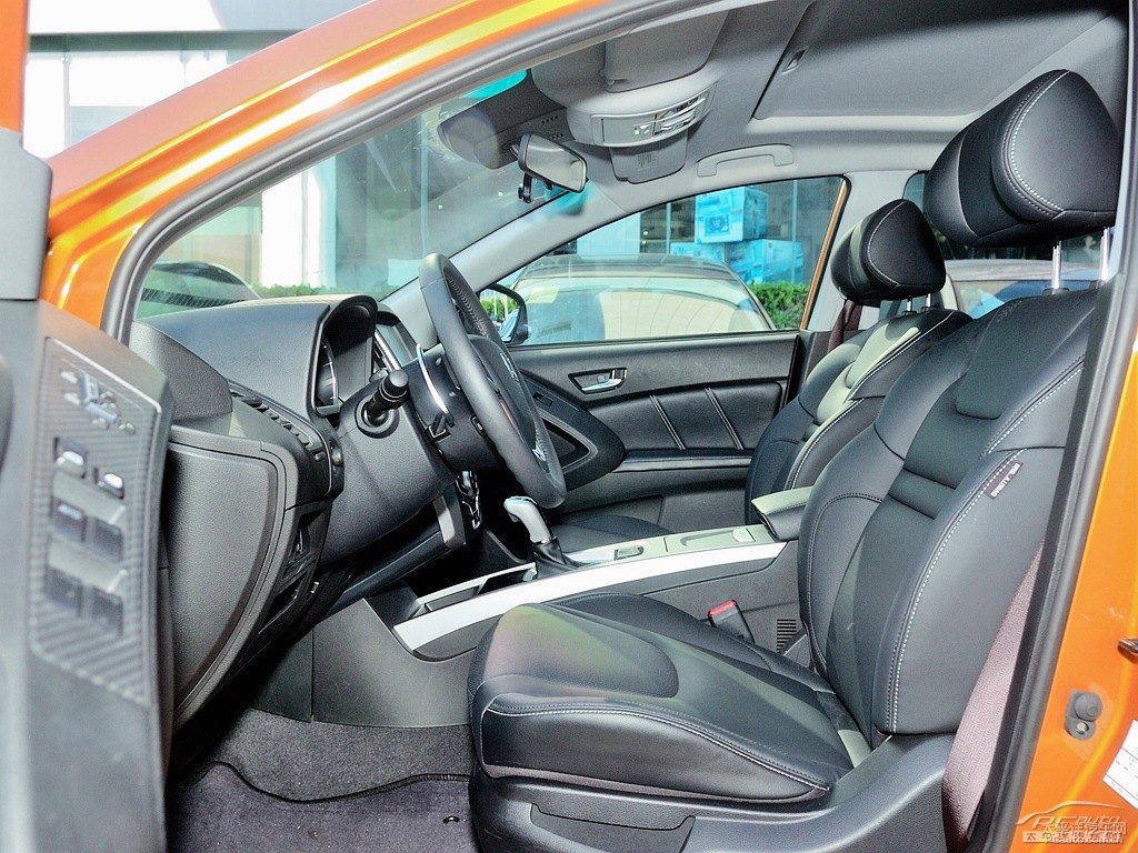 {ǽ݃(yu)6 SUV{˿ggDƬ