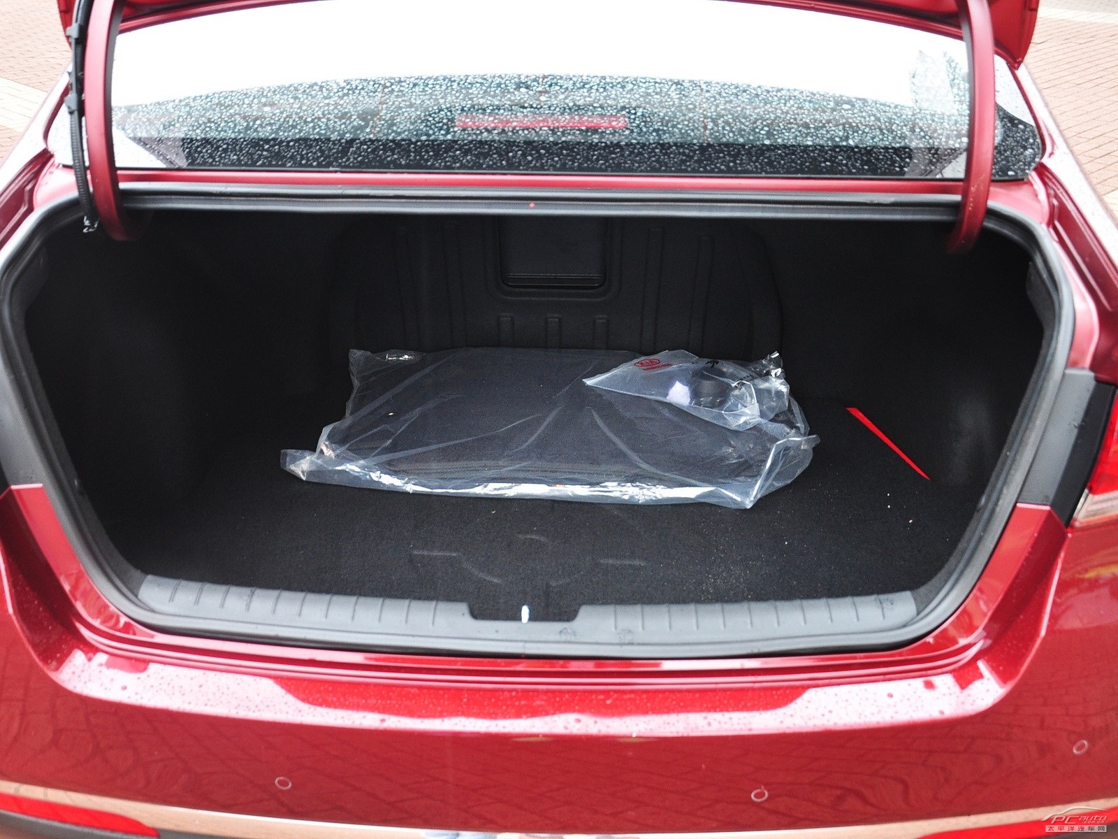 起亞K4空間高清大圖