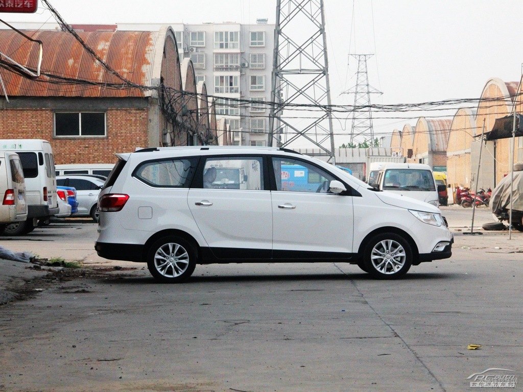 糖果白寶駿730整車外觀外觀圖片