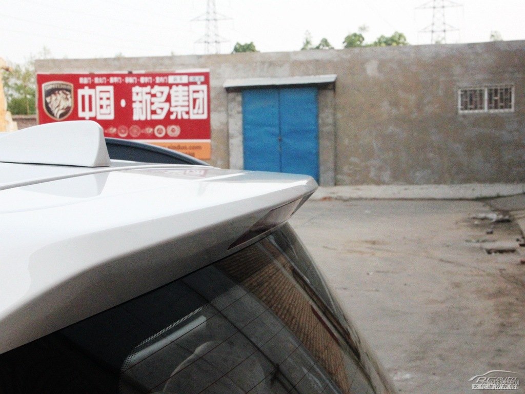 糖果白寶駿730車尾外觀圖片