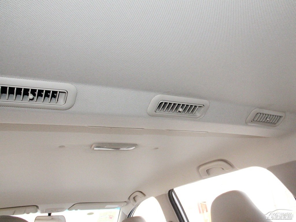 糖果白寶駿730車廂內(nèi)飾圖片