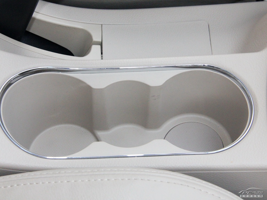 寶駿730空間高清大圖