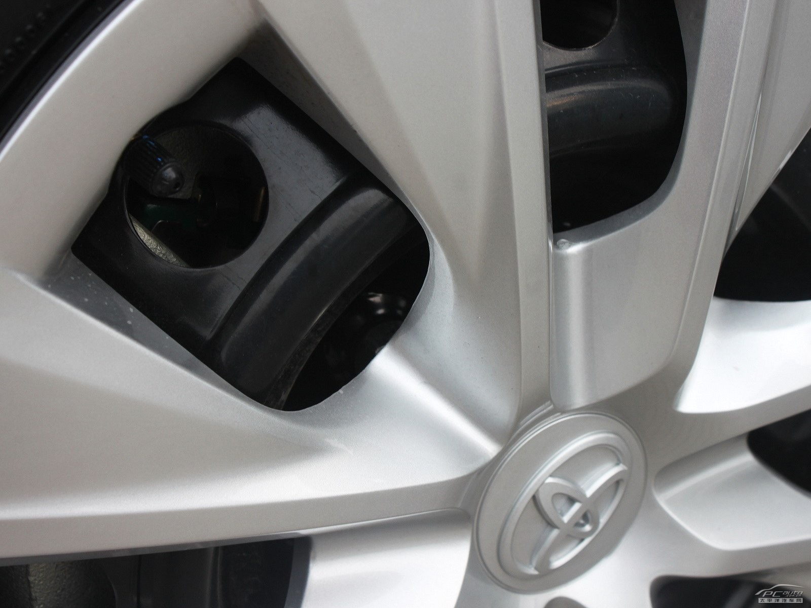 雷凌細節(jié)高清大圖