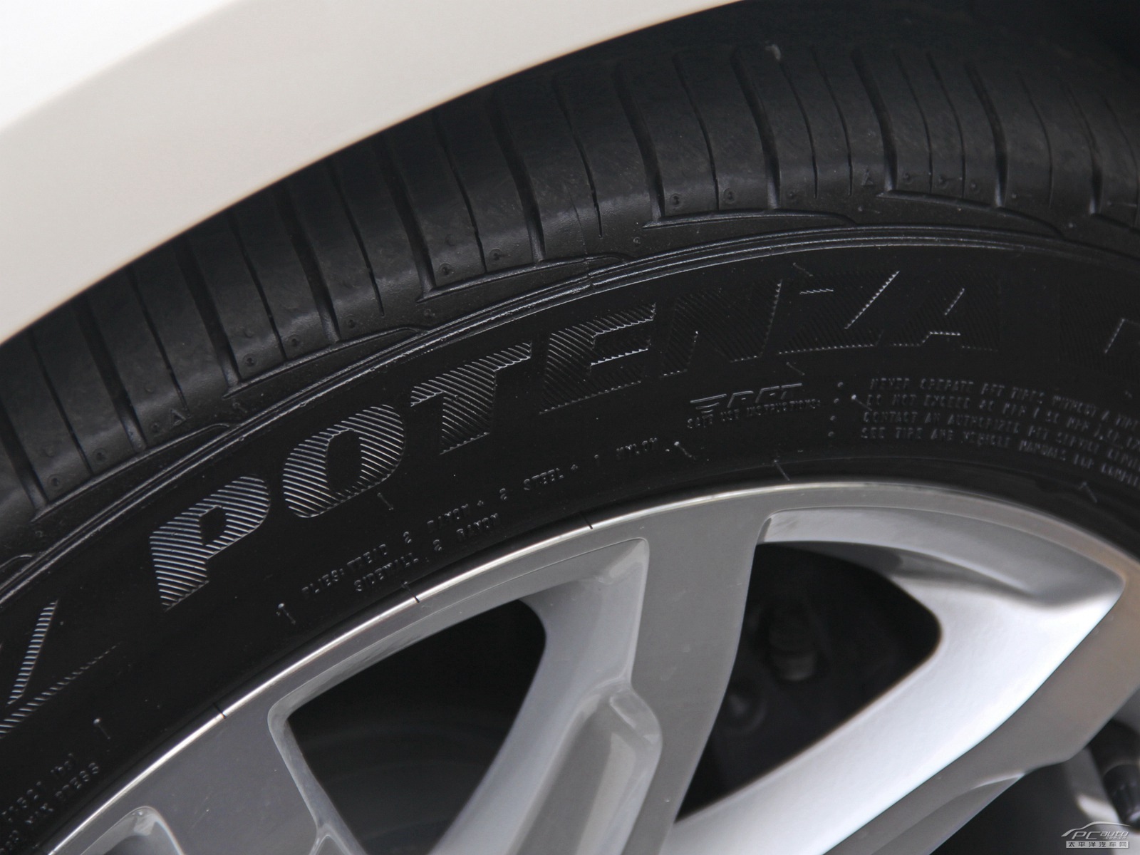 凱迪拉克CTS細節(jié)高清大圖