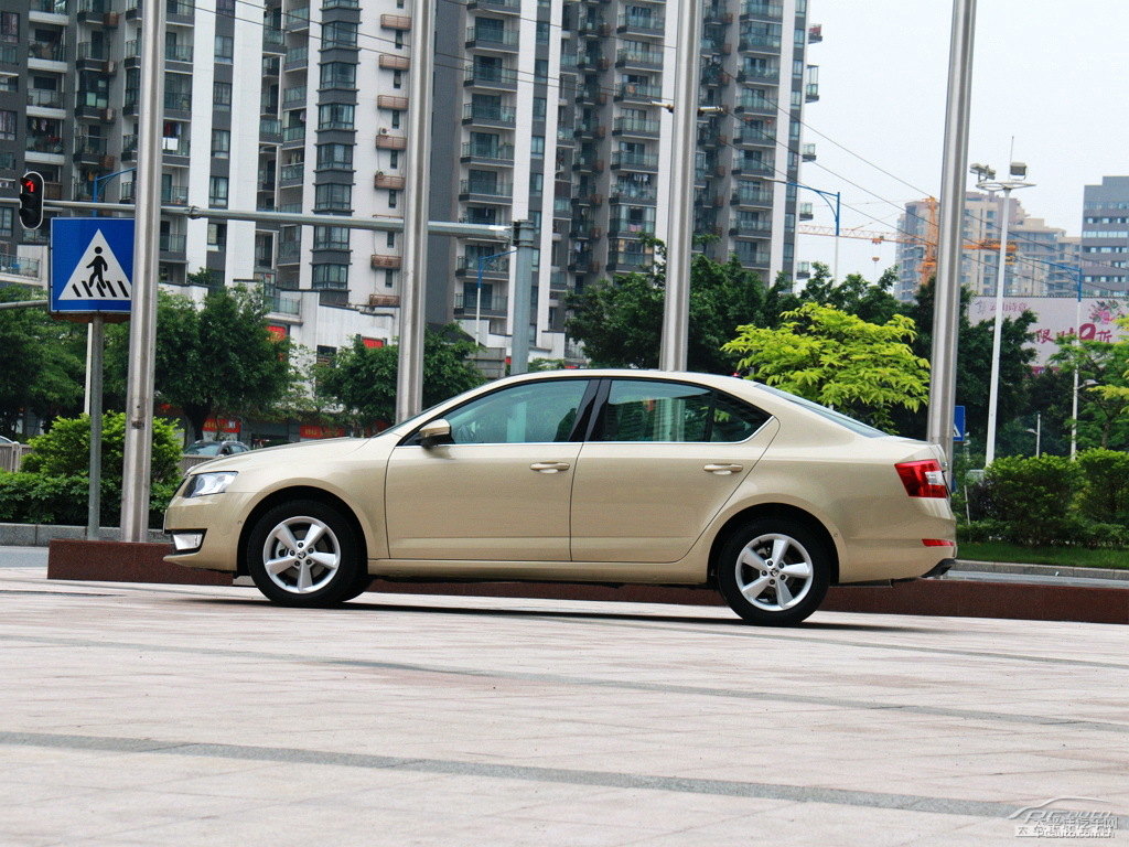 流光金明銳整車外觀外觀圖片