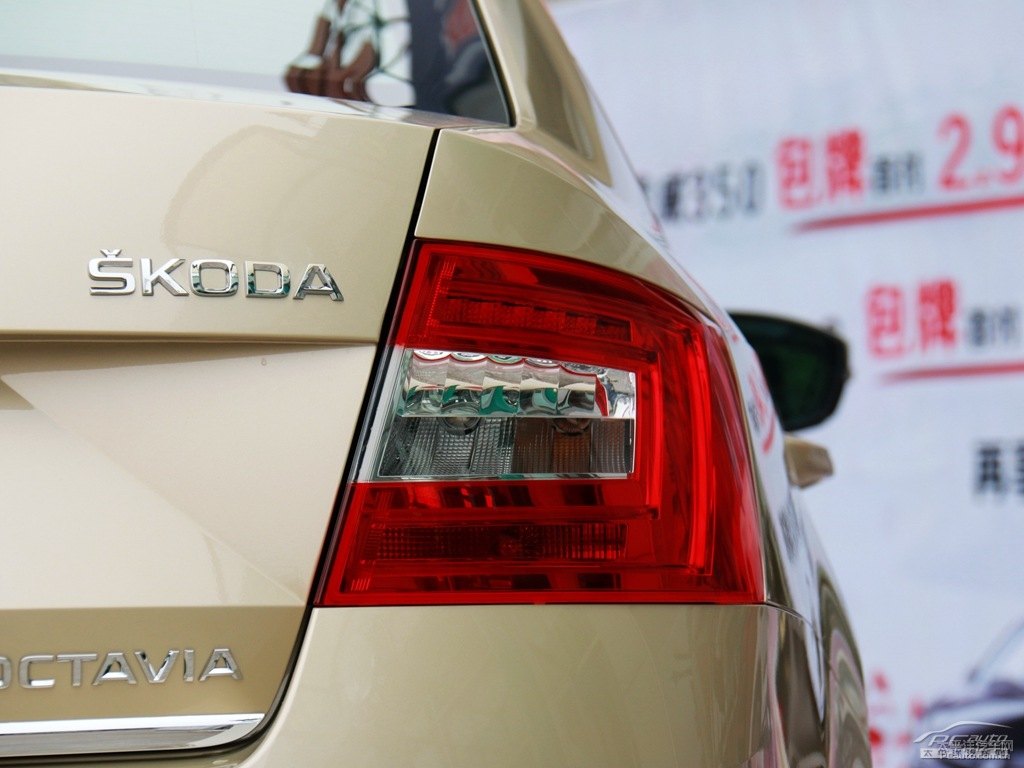 流光金明銳車尾外觀圖片