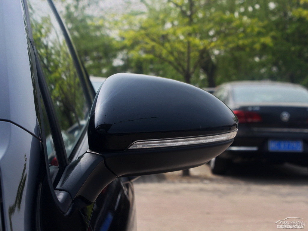 深黑高爾夫車身外觀圖片
