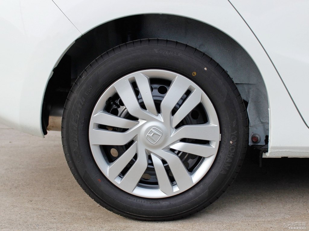 塔夫綢白飛度車身外觀圖片