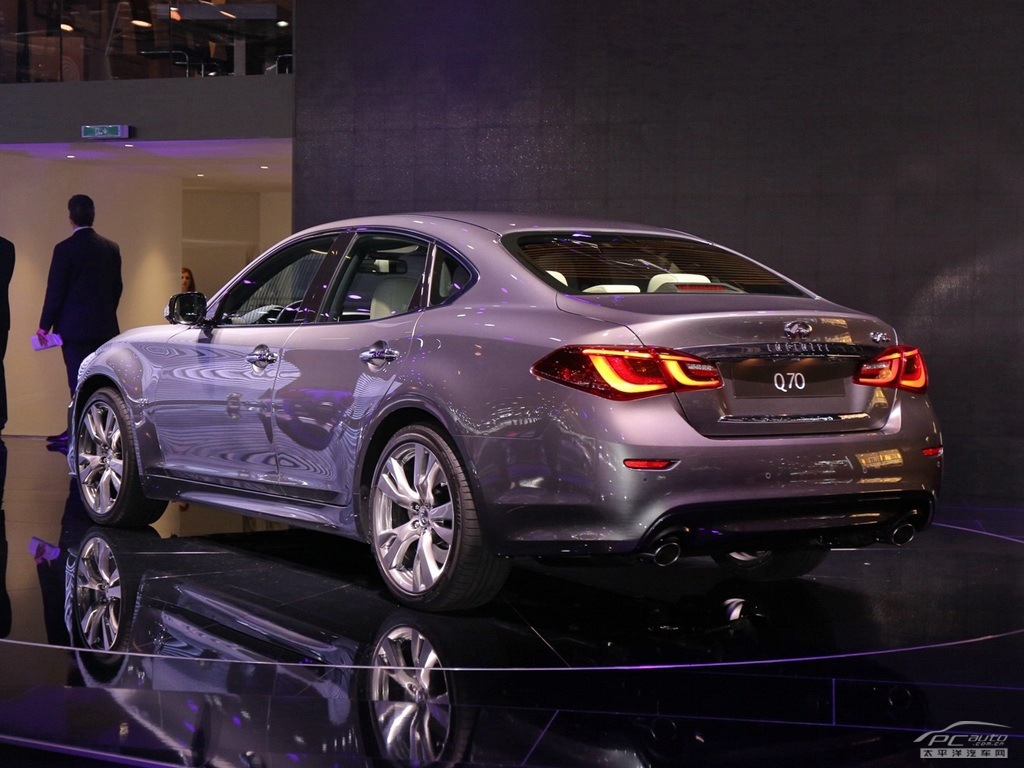 英菲尼迪Q70外觀高清大圖