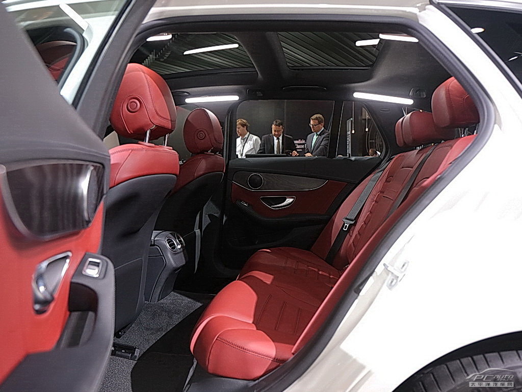 奔馳C級(進(jìn)口)空間高清大圖