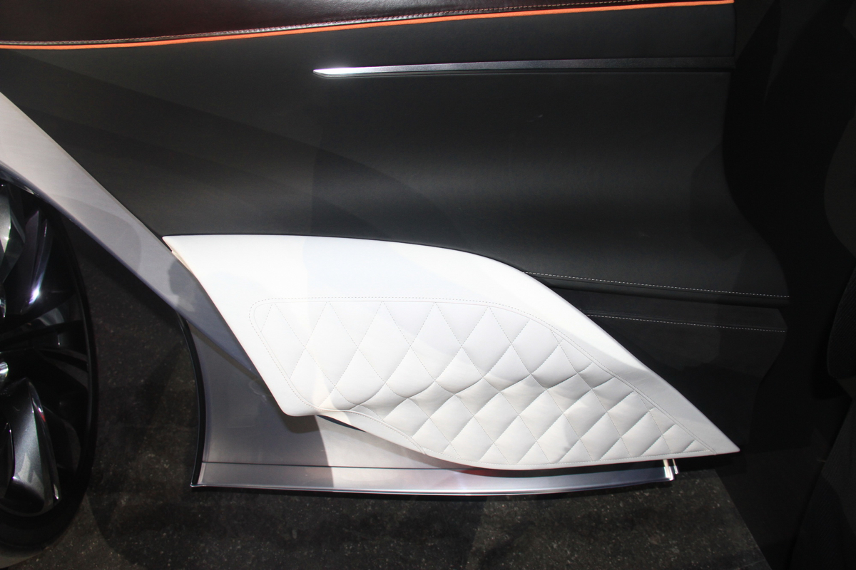 英菲尼迪Q80車展高清大圖