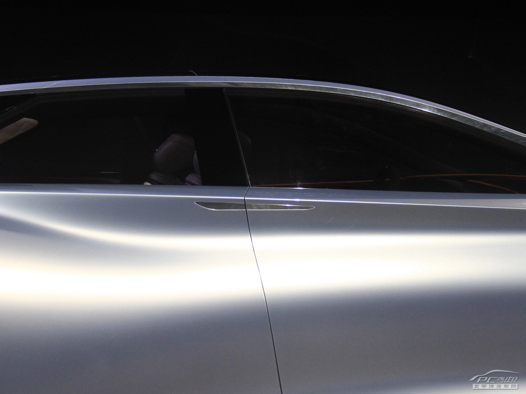 英菲尼迪Q80外觀高清大圖