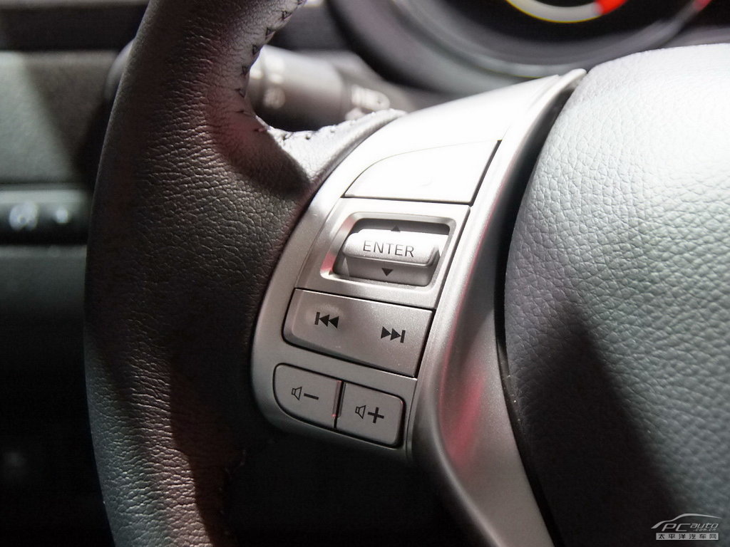 日產(chǎn)Pulsar內(nèi)飾高清大圖