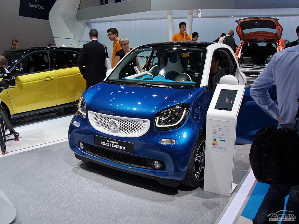 ǿ{smart fortwo܇^^DƬ