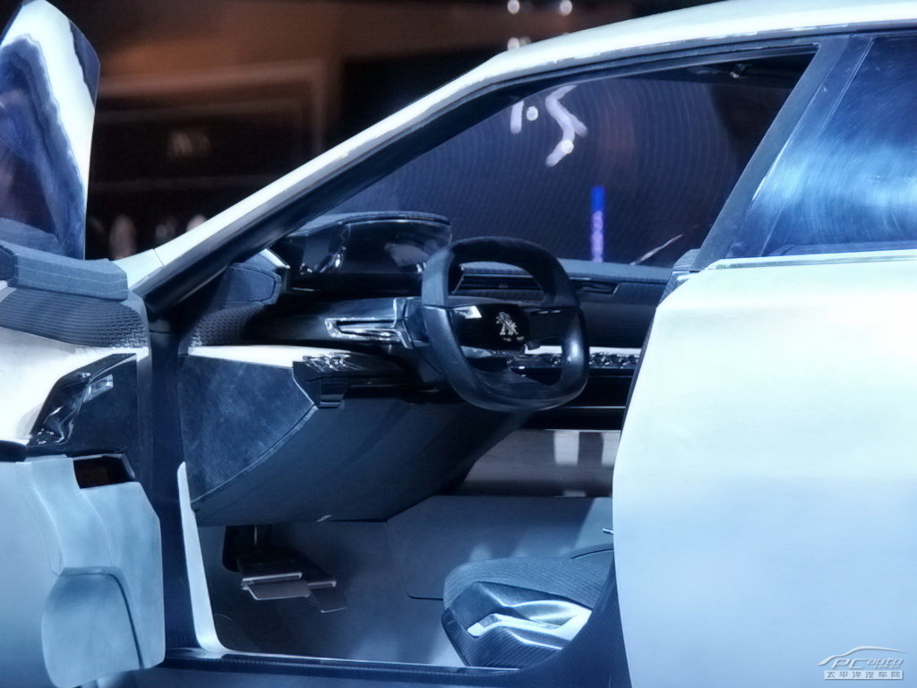 標(biāo)致Exalt內(nèi)飾高清大圖