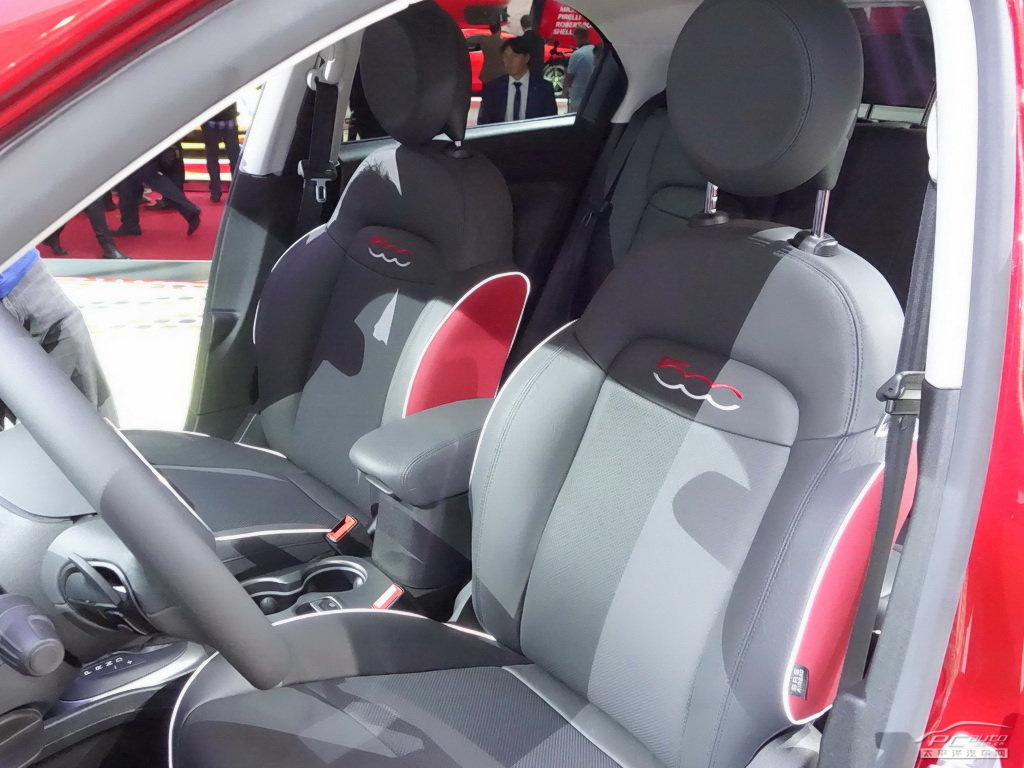 菲亞特500X內(nèi)飾高清大圖