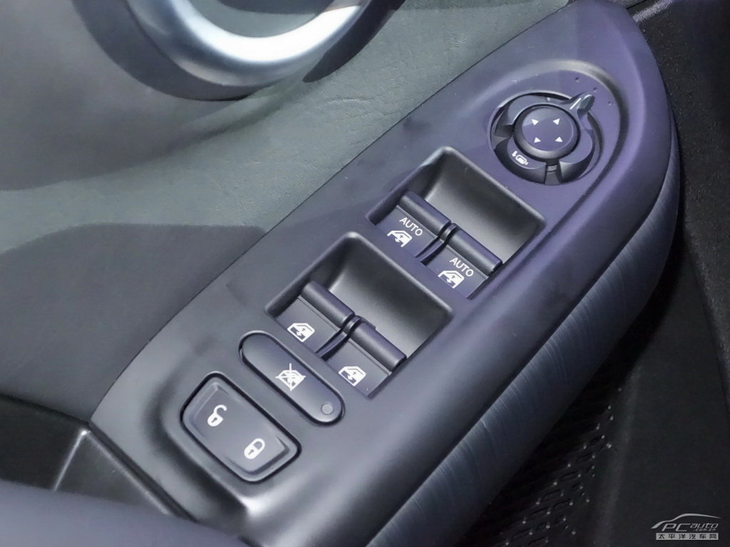 菲亞特500X內(nèi)飾高清大圖